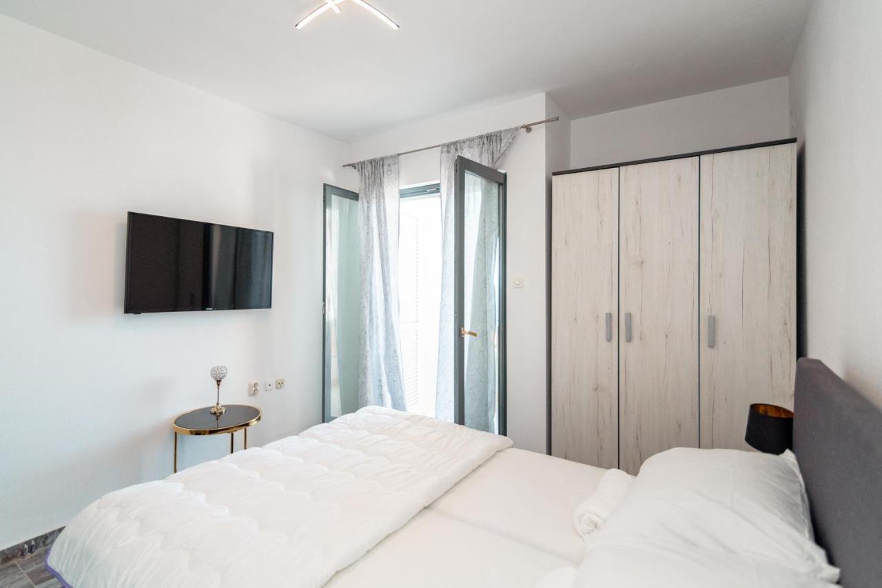 Summer Apartment , 4 Rooms, Sea View With Jacuzzi Podstrana Exterior foto